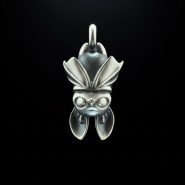 آویز نقره خفاش
